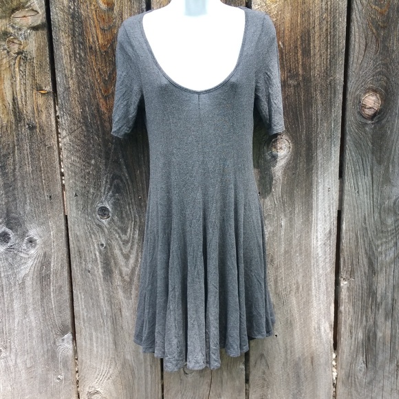 Short Sleeve Skater Dress - Picture 3 of 8
